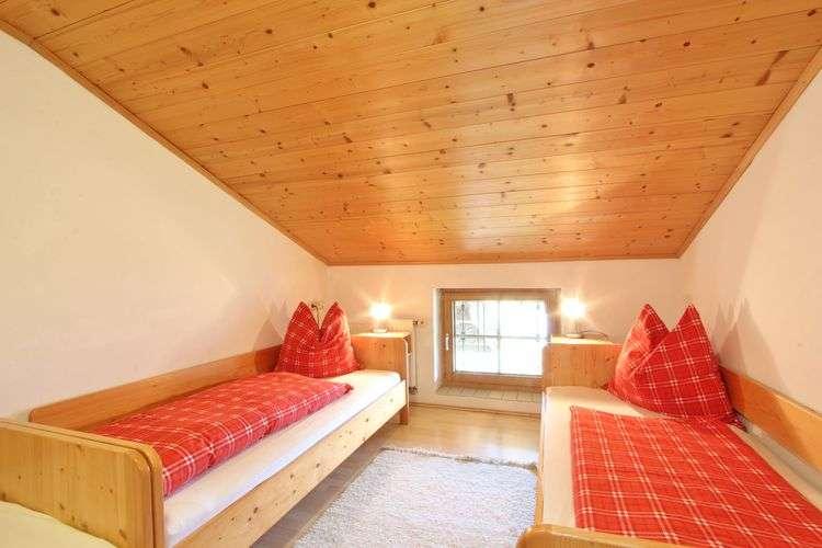 Zimmer mit zwei Einzelbetten